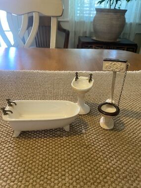Classic White Miniature Bath Set - Home Bath Decor
